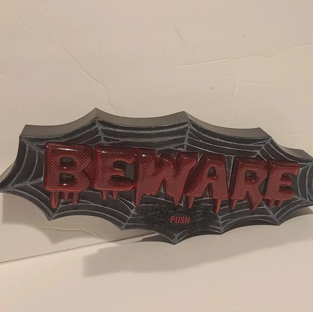 Halloween Beware Door Greeter Take one limited Ligh Up Plays Music 2006